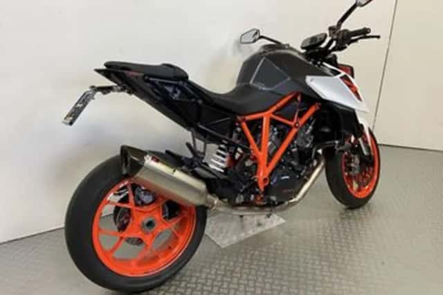 KTM 1290 SuperDuke R (2019) thumbnail 3