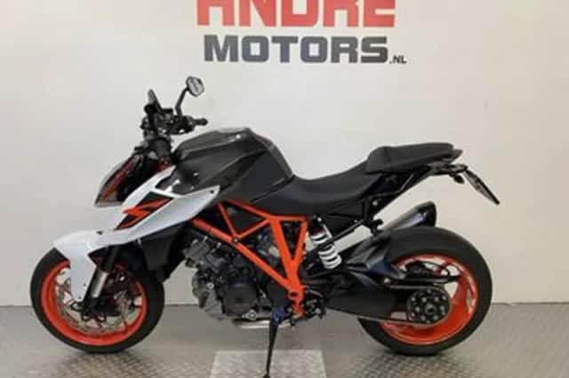 KTM 1290 SuperDuke R (2019) thumbnail 4