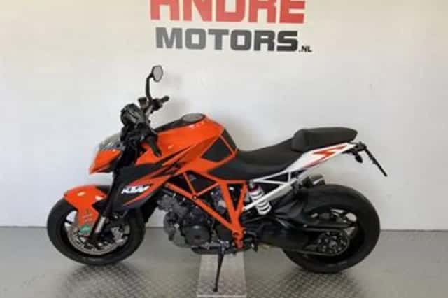 KTM 1290 SuperDuke R (2014) thumbnail 2