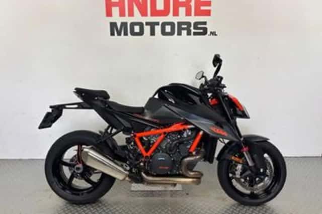 KTM 1290 SuperDuke R (2021) thumbnail 1