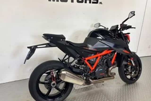 KTM 1290 SuperDuke R (2021) thumbnail 3