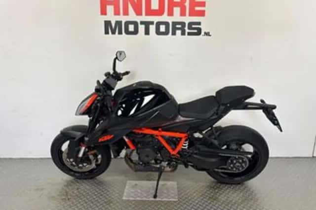 KTM 1290 SuperDuke R (2021) thumbnail 4