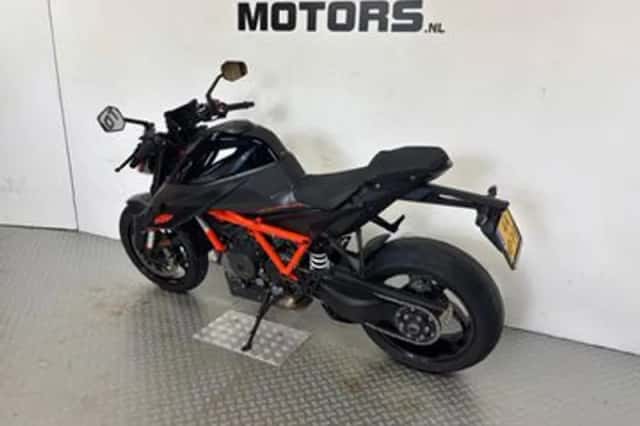 KTM 1290 SuperDuke R (2021) thumbnail 6