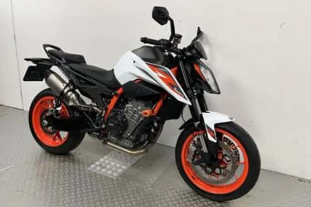 KTM 890 Duke (2020) thumbnail 2