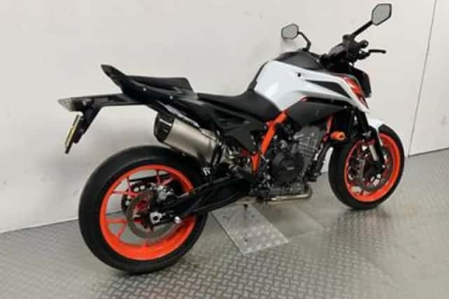 KTM 890 Duke (2020) thumbnail 3