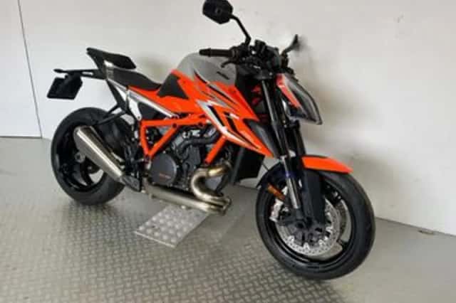 KTM 1290 Super Duke R (2022) thumbnail 2