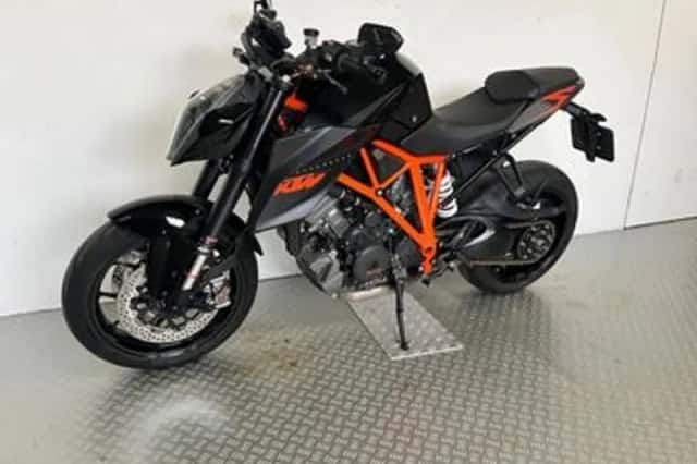 KTM 1290 Super Duke R (2015) thumbnail 4
