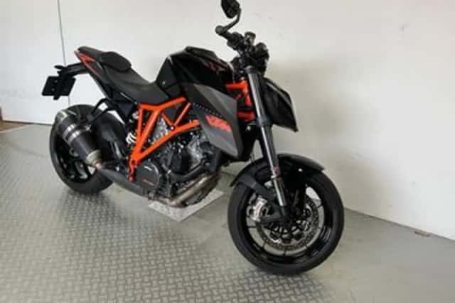 KTM 1290 Super Duke R (2015) thumbnail 5