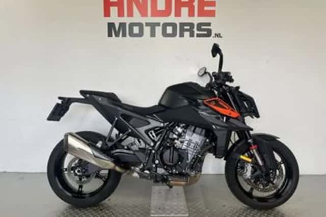 KTM 990 Duke (2024) thumbnail 1