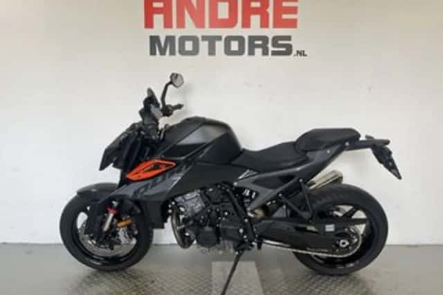 KTM 990 Duke (2024) thumbnail 4