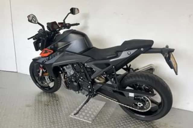 KTM 990 Duke (2024) thumbnail 5