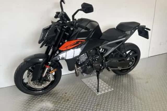 KTM 990 Duke (2024) thumbnail 6