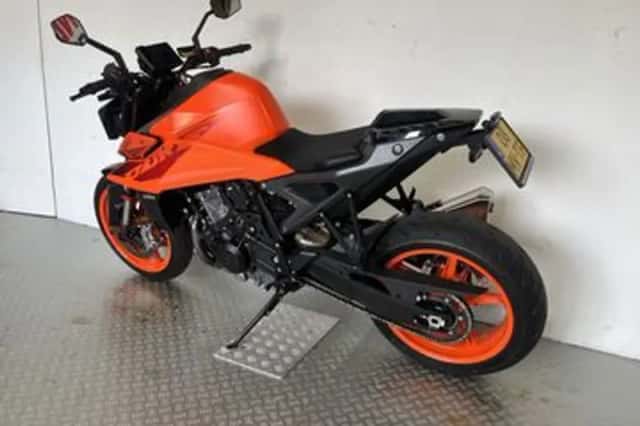 KTM 990 Duke (2024) thumbnail 5