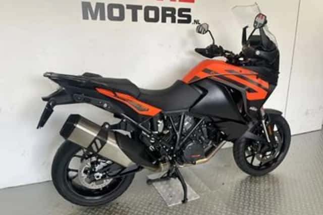 KTM 1290 Super Adventure S (2017) thumbnail 3