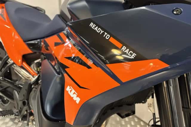 KTM 890 SMT (2026) thumbnail 4