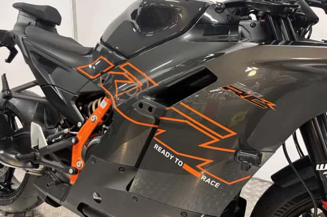 KTM 990 RC R (2026) thumbnail 6