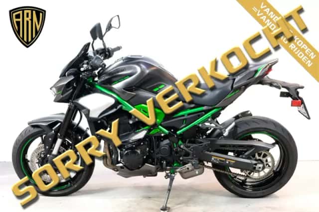 Kawasaki Z 900 (2025) thumbnail 3