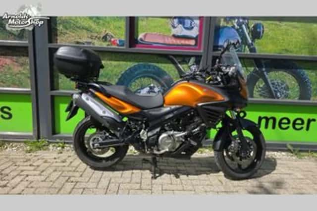 Suzuki V-Strom (2012) thumbnail 1
