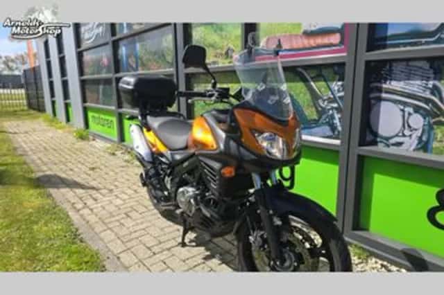 Suzuki V-Strom (2012) thumbnail 3