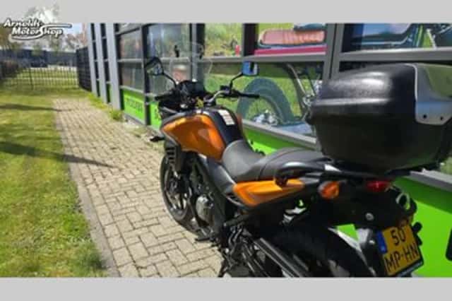 Suzuki V-Strom (2012) thumbnail 4