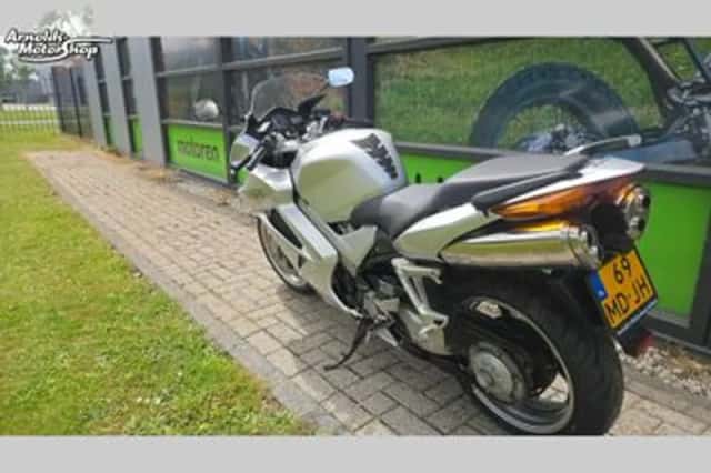 Honda VFR 800 FI (2002) thumbnail 5