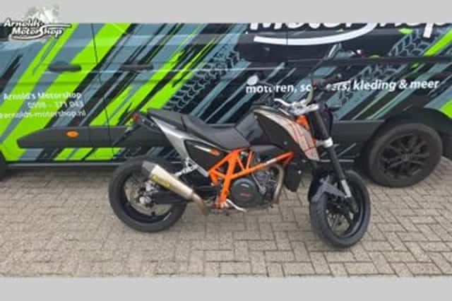 KTM 690 Duke (2012) thumbnail 2