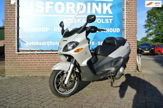 Piaggio Scooter 250 X9 (2000) thumbnail 1