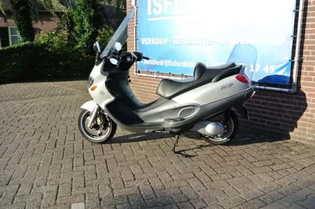 Piaggio Scooter 250 X9 (2000) thumbnail 2