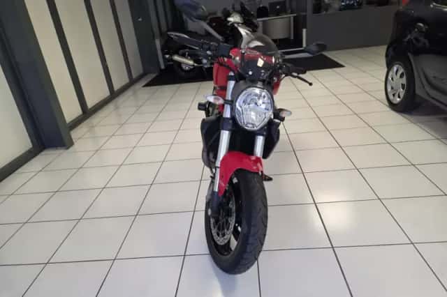 Ducati Monster 821 Stripe (2015) thumbnail 2