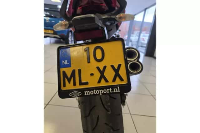 Ducati Monster 821 Stripe (2015) thumbnail 4