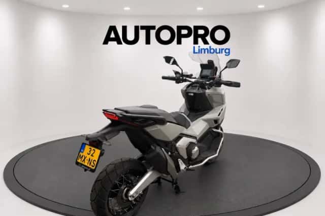 Honda NC 750 Scooter X-ADV (2025) thumbnail 2