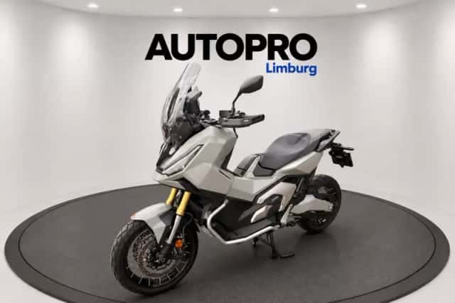 Honda NC 750 Scooter X-ADV (2025) thumbnail 4