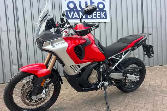 MV Agusta LXP Enduro Veloce (2025) thumbnail 1