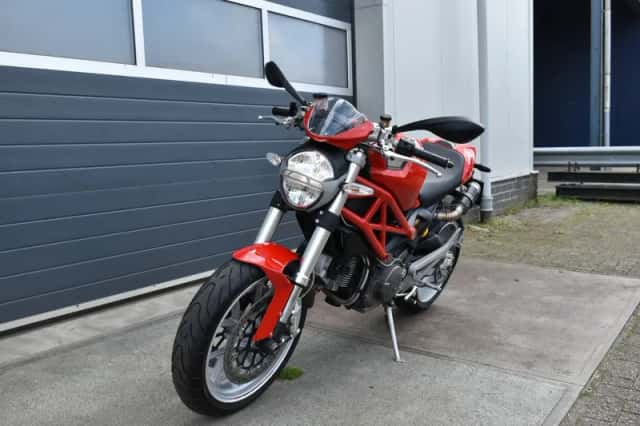 Ducati Monster 1100 (2009) thumbnail 1