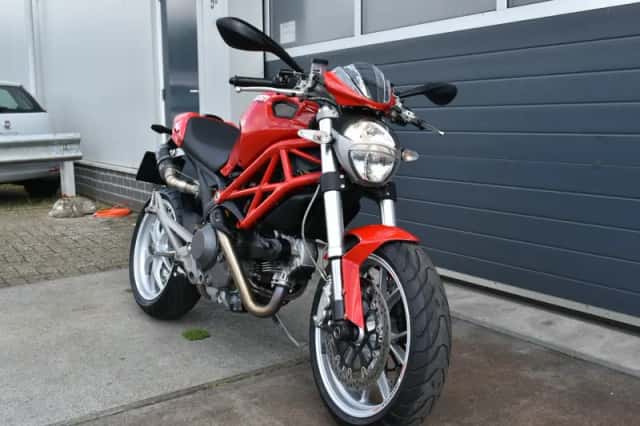 Ducati Monster 1100 (2009) thumbnail 6