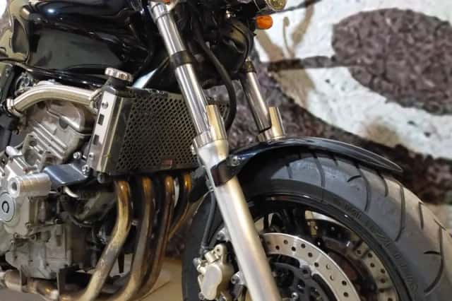 Honda CB600F (1998) thumbnail 2
