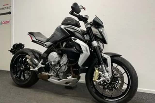 MV Agusta Dragster 800 (2014) thumbnail 3