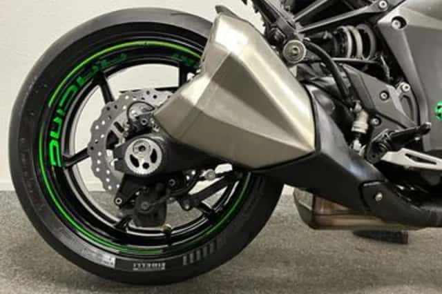 Kawasaki Z1000 (2016) thumbnail 5