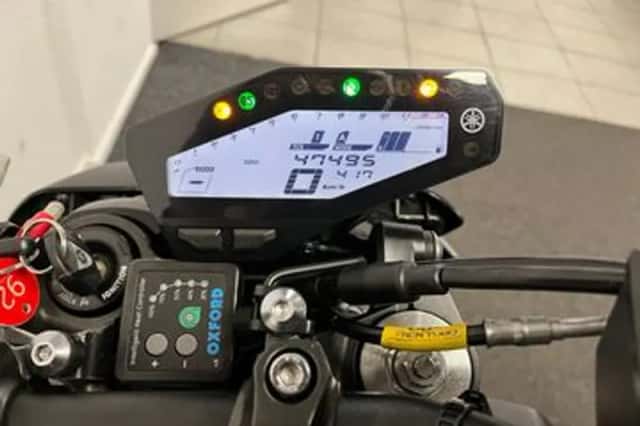 Yamaha MT-09 (2017) thumbnail 2