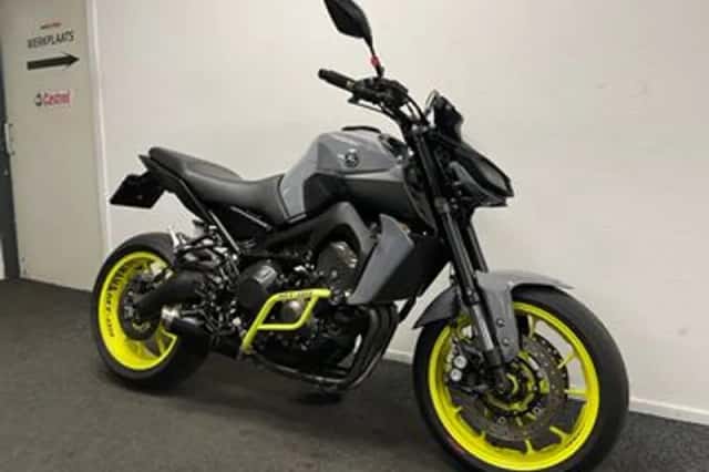 Yamaha MT-09 (2017) thumbnail 3