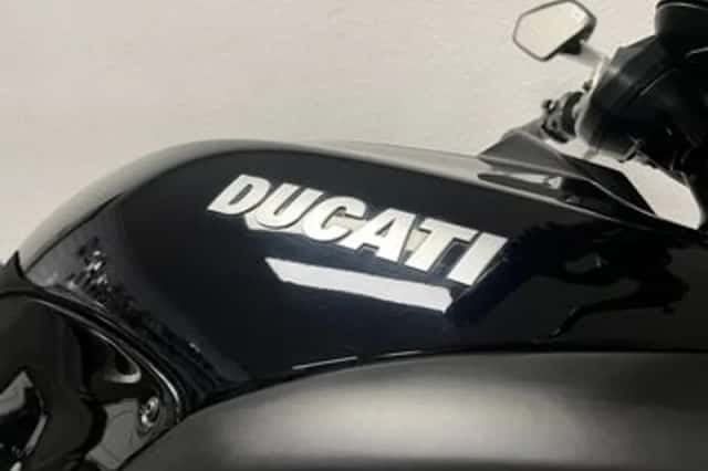 Ducati Diavel (2011) thumbnail 3
