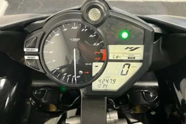 Yamaha YZF-R1 (2009) thumbnail 2