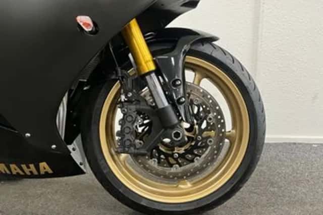 Yamaha YZF-R1 (2009) thumbnail 6