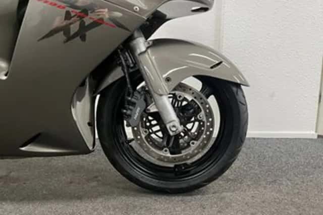 Honda CBR 1100 XX Super Blackbird (1997) thumbnail 6