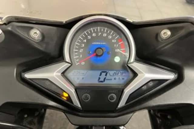 Honda CBR250R (2011) thumbnail 2