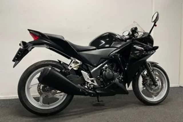 Honda CBR250R (2011) thumbnail 5