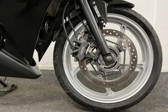 Honda CBR250R (2011) thumbnail 6