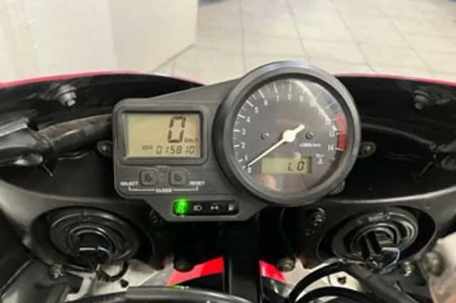 Yamaha YZF-R1 (1998) thumbnail 2