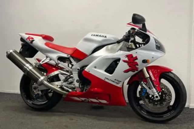 Yamaha YZF-R1 (1998) thumbnail 4