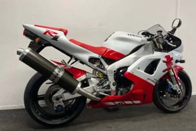 Yamaha YZF-R1 (1998) thumbnail 5